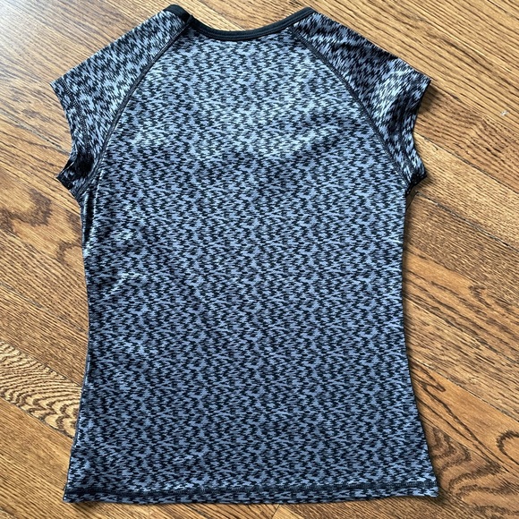 Champion Duo Dry Activewear T-Shirt - Picture 4 of 5